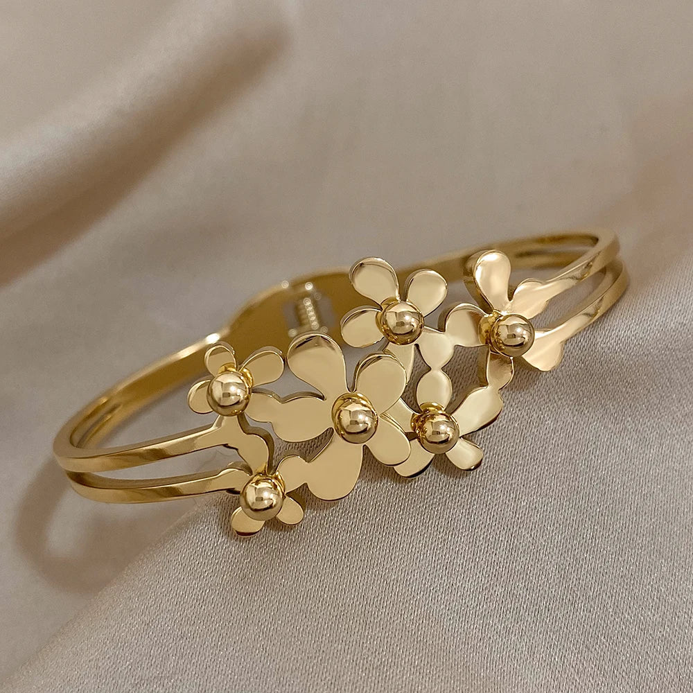 Elegant Gold-Plated Stereo Flower Cuff Bracelet