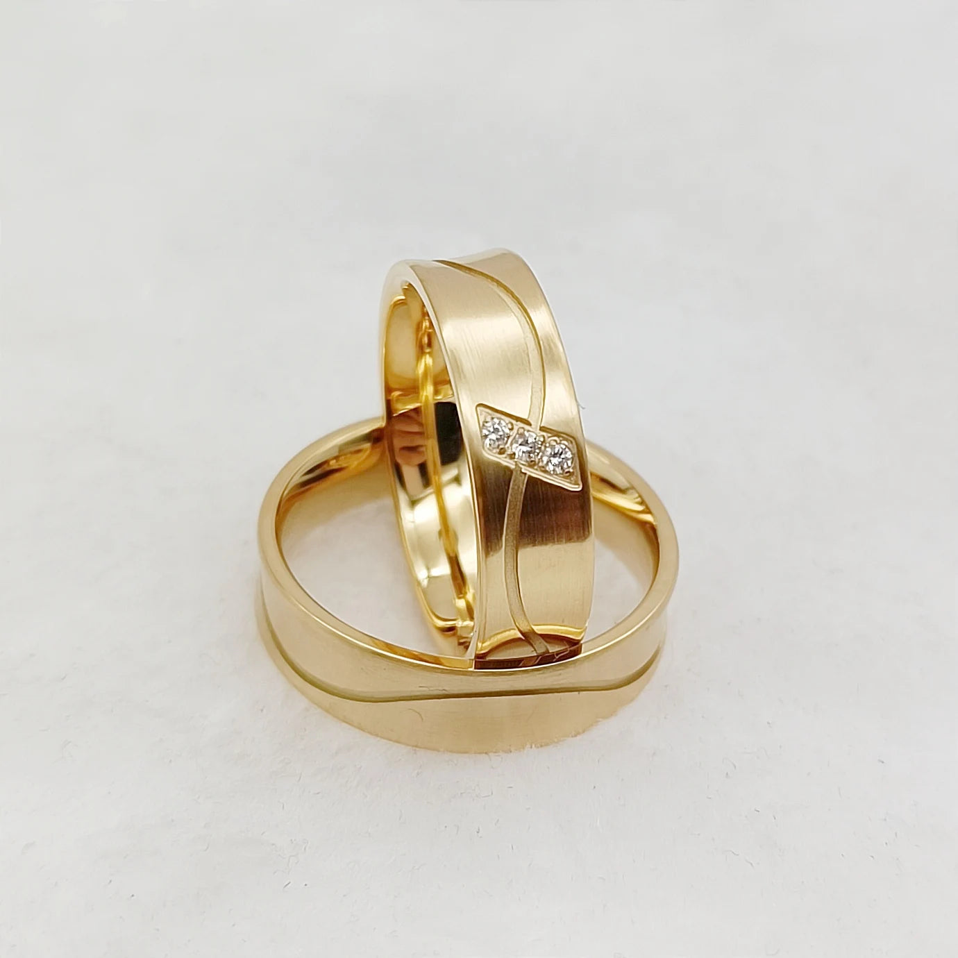 Lover's Heart Alliance 18k Gold Plated Wedding Rings Set