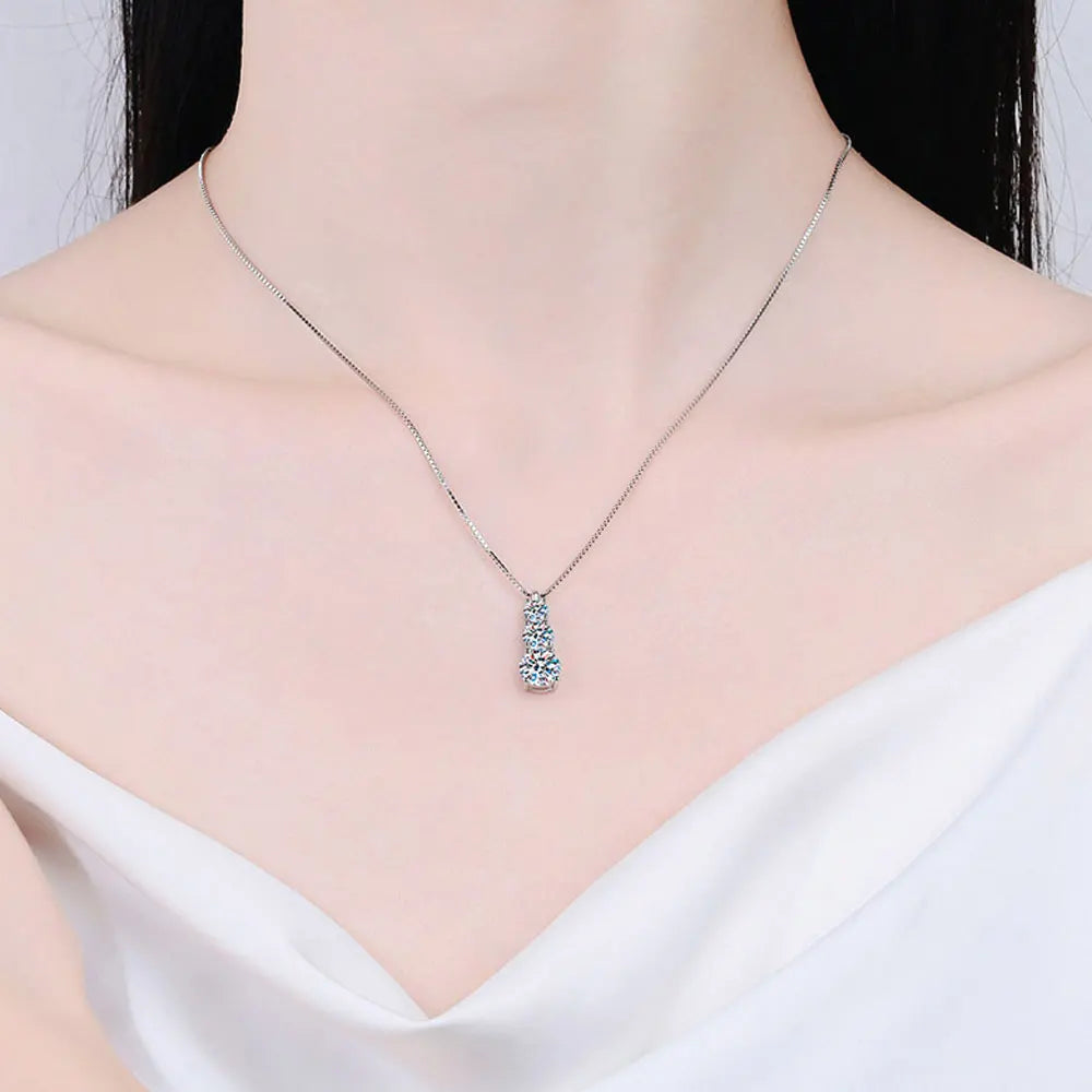 D VVS1 Moissanite Diamond Pendant Necklace: Sterling Silver with White Gold Plating