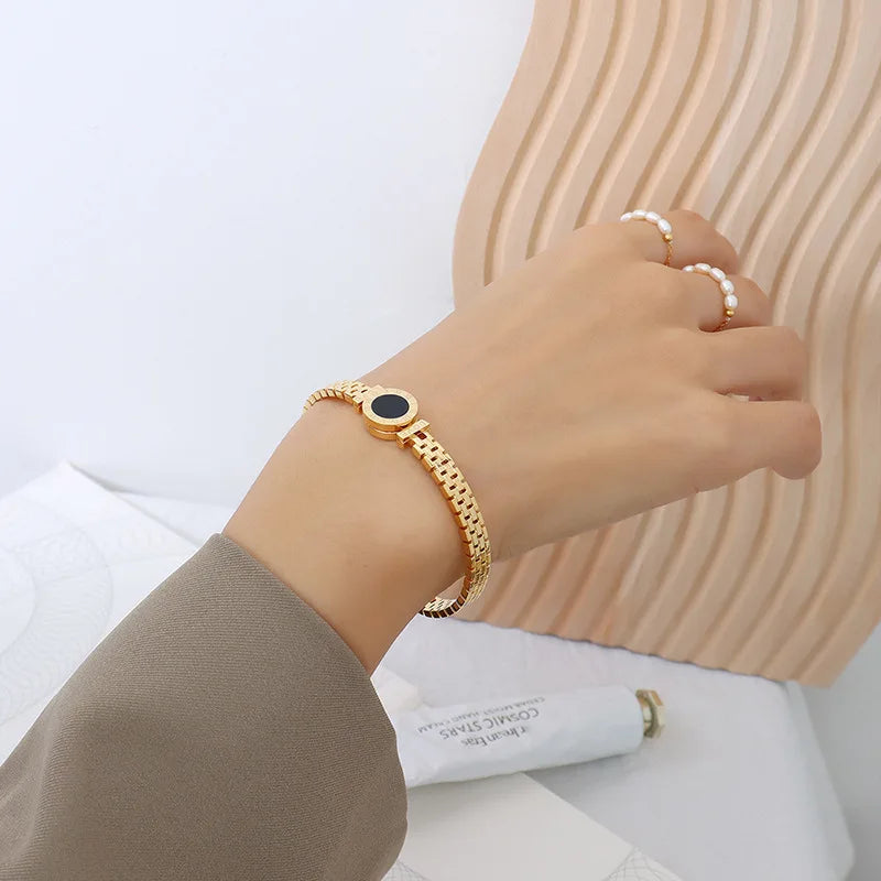 40873692201025Woman Bijoux 18K Gold Back To Rome Love Letter Bracelet