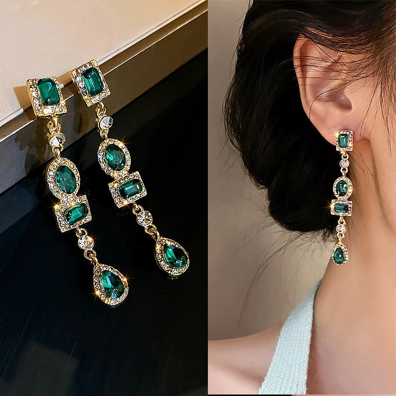 2024 New Vintage-Inspired Green and Gold Pearl Tassel Drop Earrings for Women