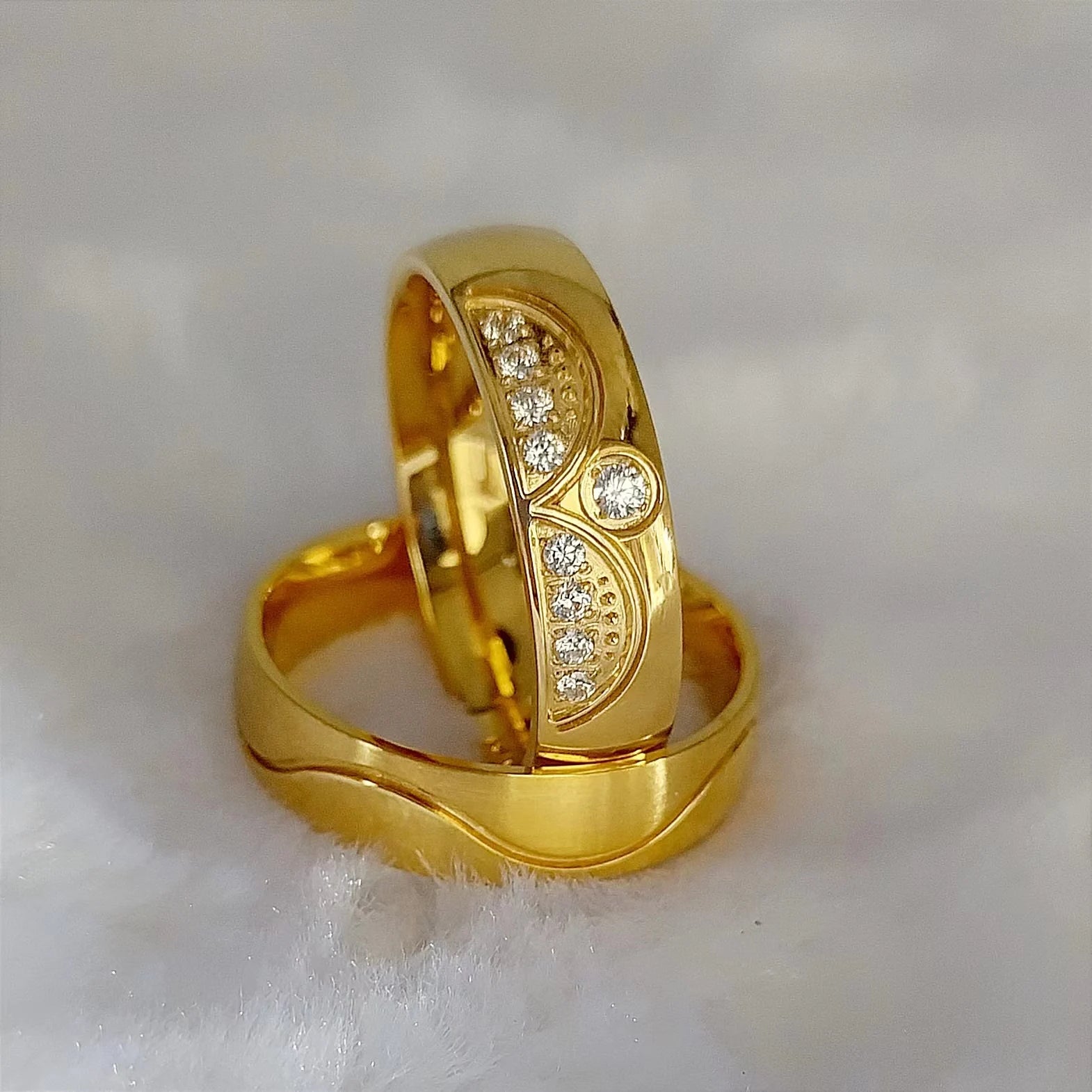 Lover's Heart Alliance 18k Gold Plated Wedding Rings Set