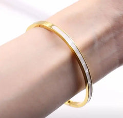 Elegant White Shell Bangle Bracelet