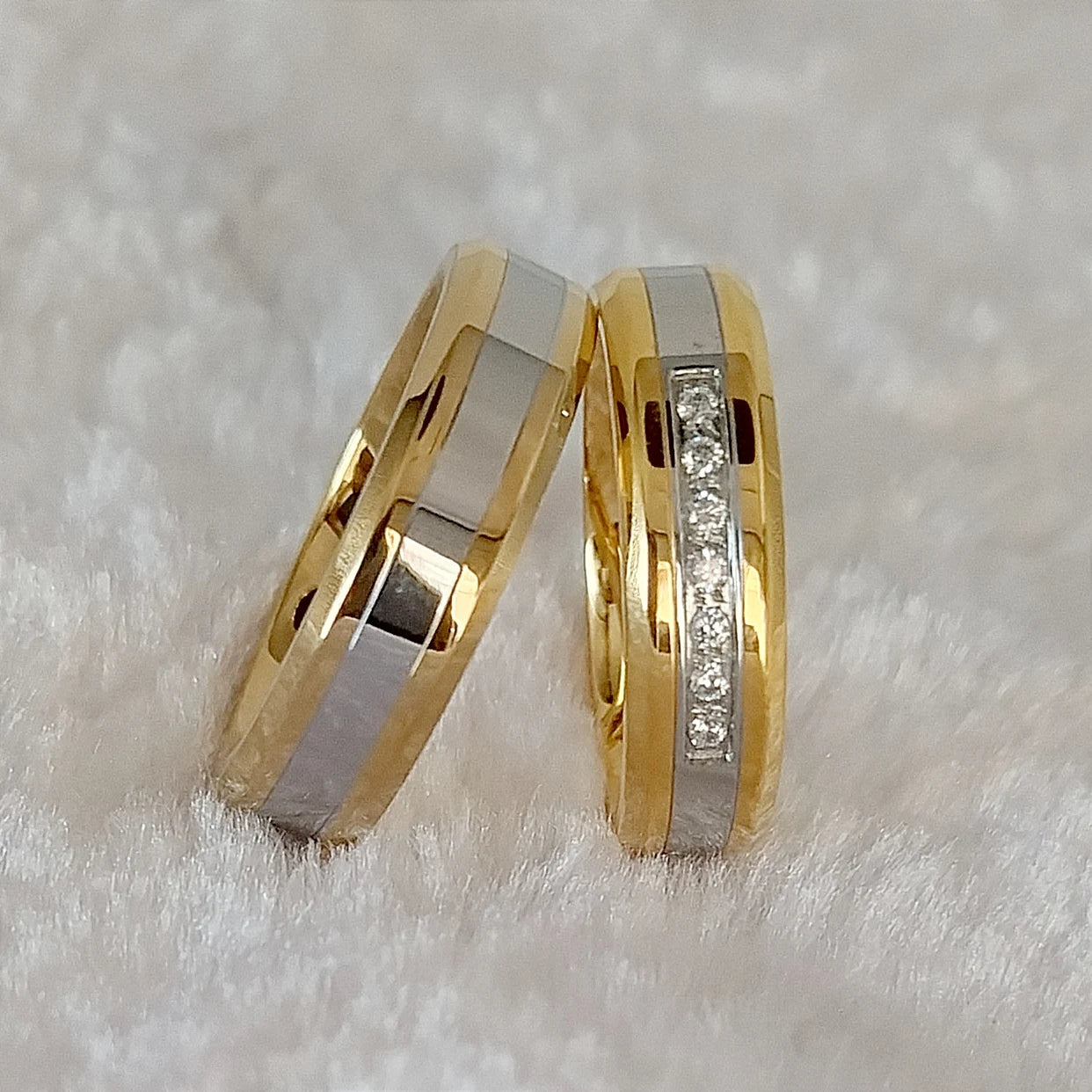 Western 18k Gold High Quality CZ Stone Wedding Rings Set for Couples