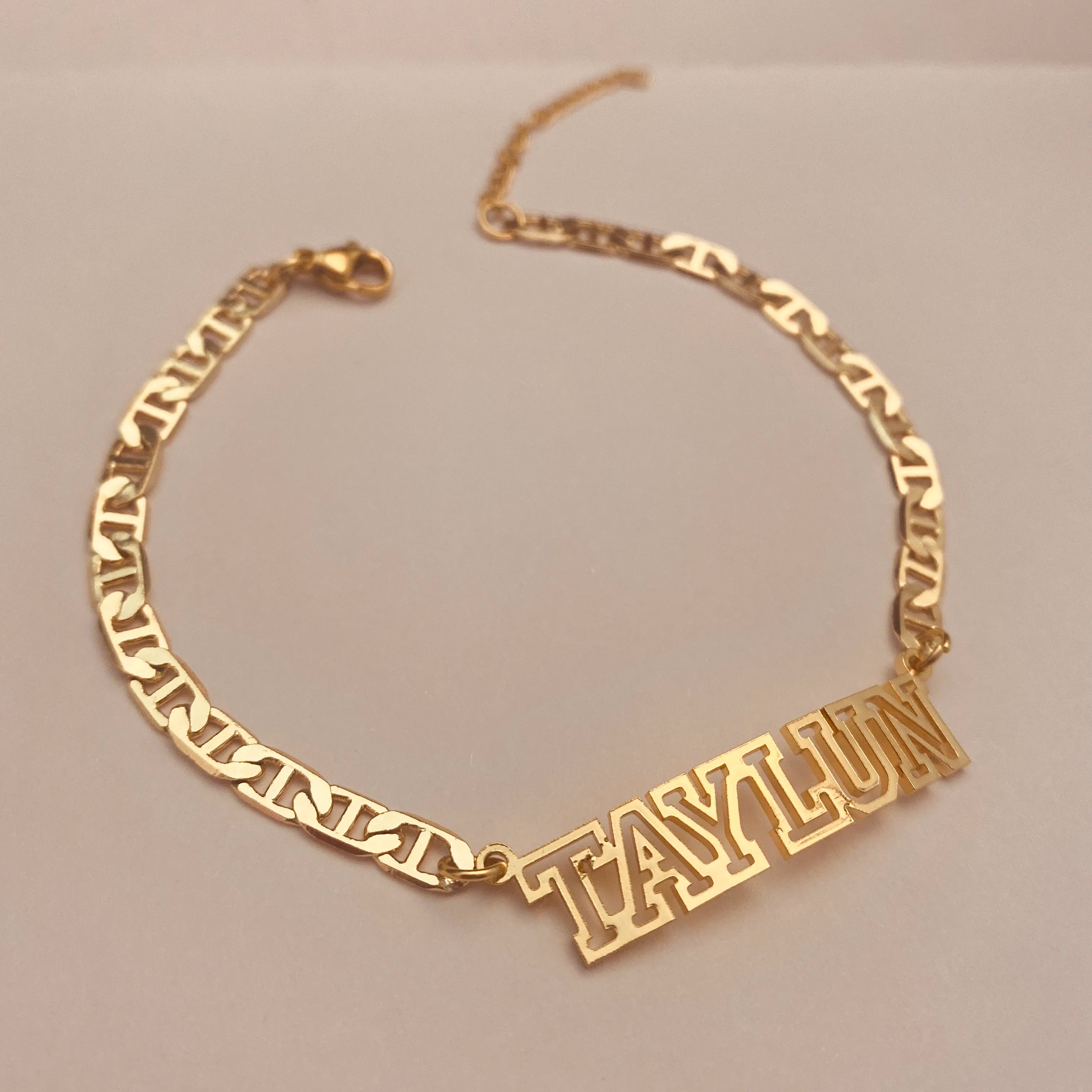 Custom Name 18K Gold  Bracelet with Flat Chain