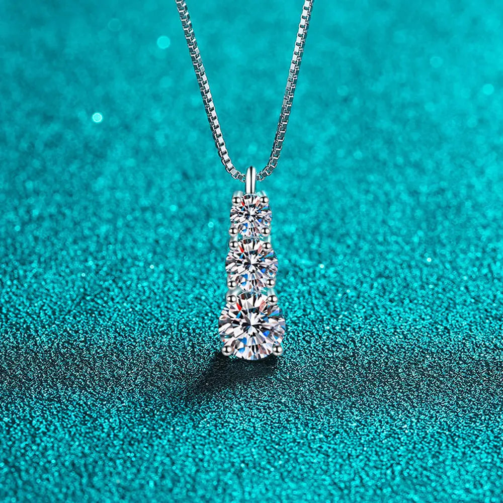 D VVS1 Moissanite Diamond Pendant Necklace: Sterling Silver with White Gold Plating