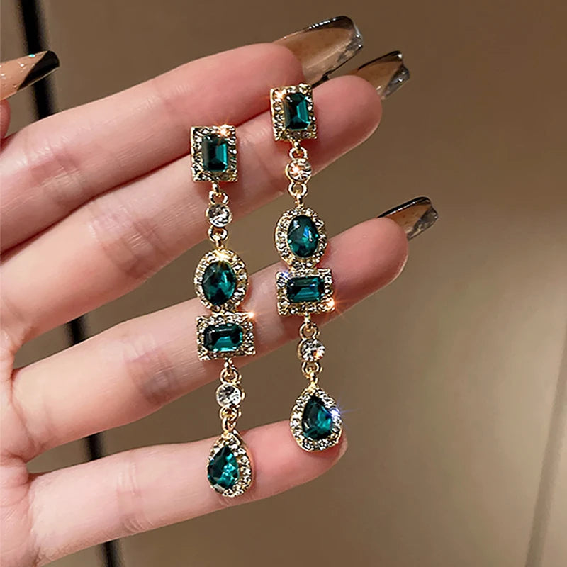 2024 New Vintage-Inspired Green and Gold Pearl Tassel Drop Earrings for Women